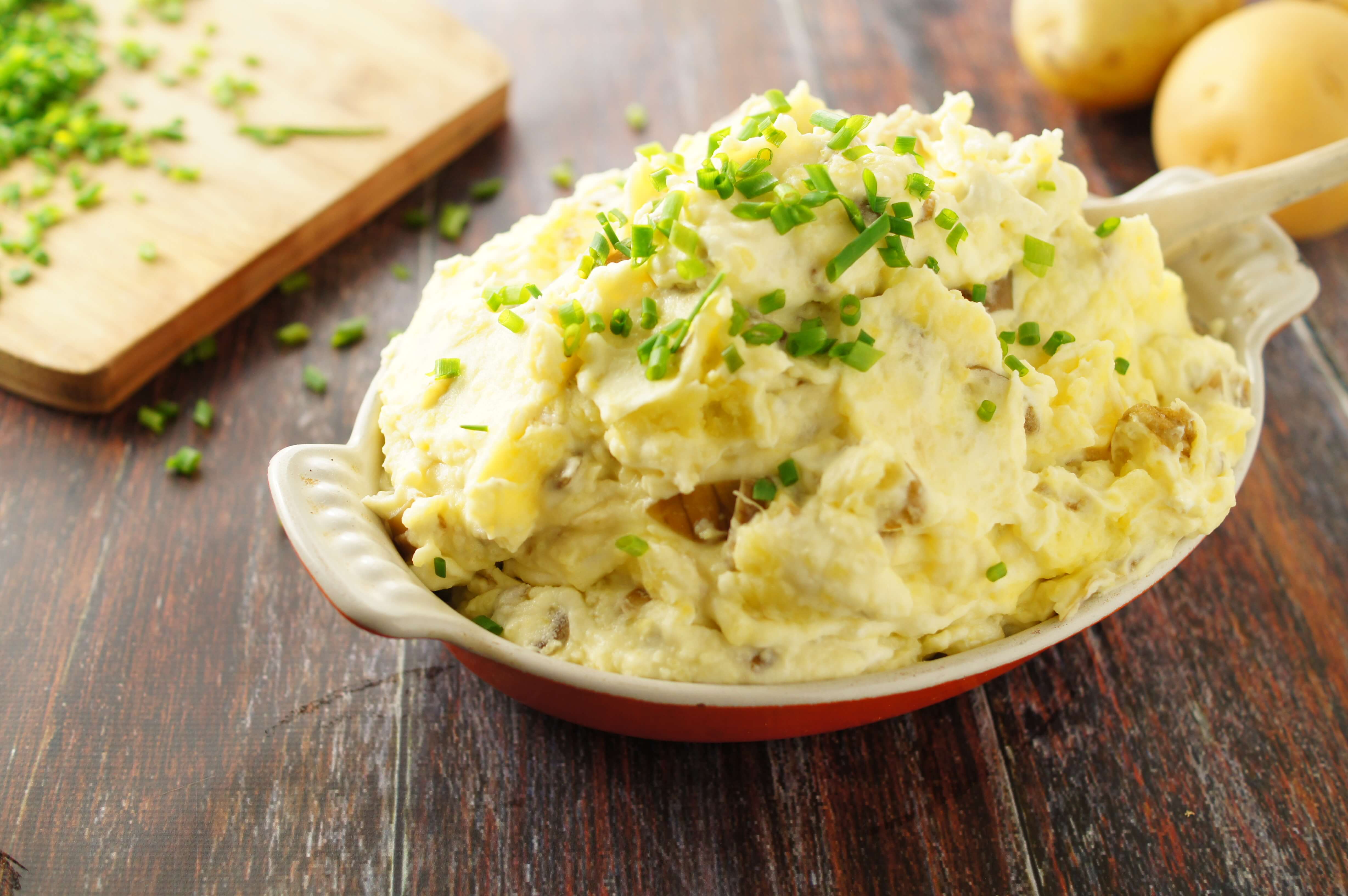 sour cream and onion mashed potatoes with chives